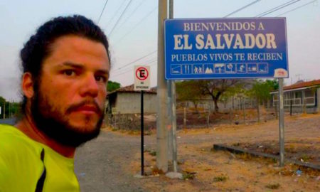 Nacho Dean entrando en El Salvador.