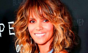 HALLE BERRY 300x180 - Halle... ¡Prostituta!