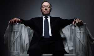 HOUSE OF CARDS 300x180 - Súper Originales