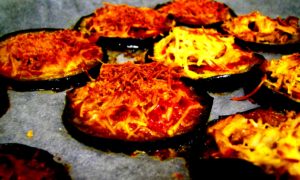 PIZZA BERENJENA 300x180 - Pizza En Berenjenas