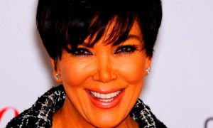 KRIS 300x180 - ¡Kris Jenner Es Abuela Feliz!