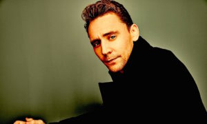 Tom Hiddleston 1 300x180 - Tom Se Disculpa