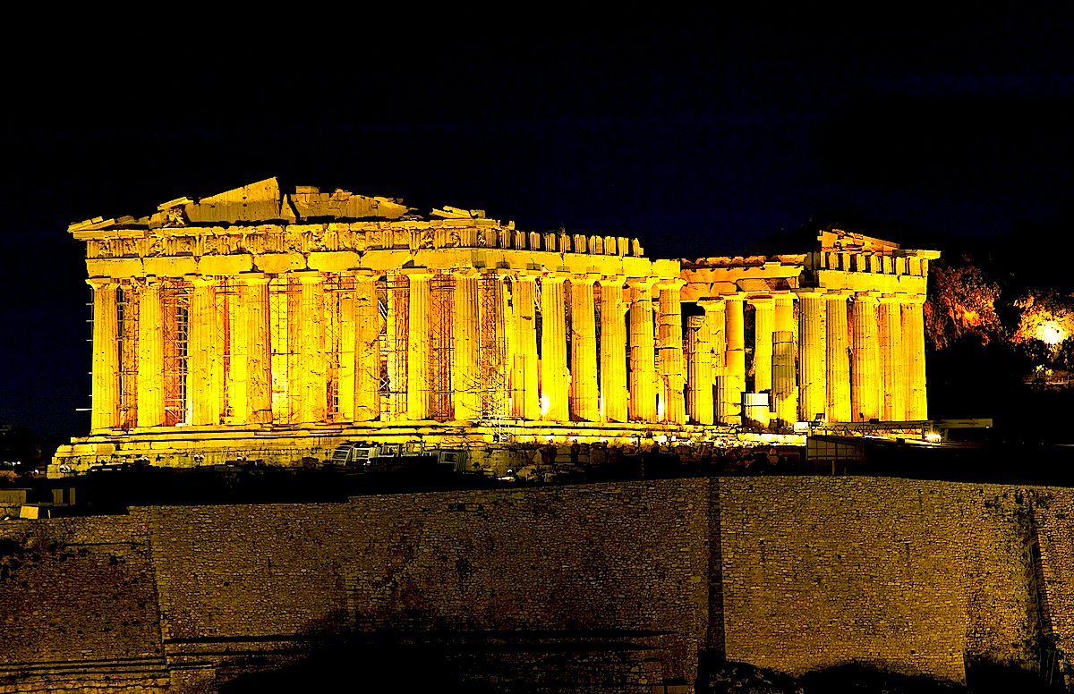 parthenon night view - ¿Cuánto Cuesta Atenas?