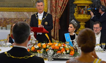 MACRI ESPA˜NA 450x270 - Macri A Cuerpo De Rey