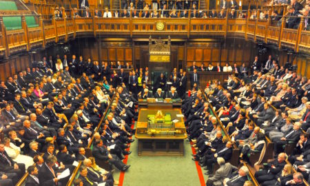 PARLAMENTO INGLES 450x270 - No Invitan A Trump