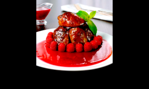 POLLO CON FRAMBUESAS 300x180 - Pollo... ¡De Baja Tensión!