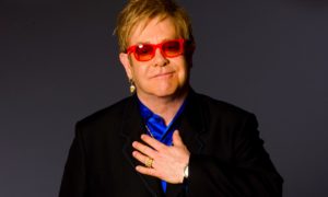 ELTON JOHN 300x180 - Elton John Está Mejor