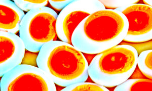 Huevos cocidos 300x180 - Pelando Huevos
