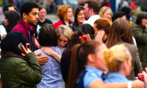 Ataque Ariana Grande 06 300x180 - Ataque en Manchester: La Ciudad Habla