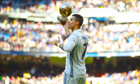 Cristiano Ronaldo ofreció su cuarto Balón de Oro al Bernabéu 450x270 - ¿Cristiano Es Ya El Balón De Oro 2017?