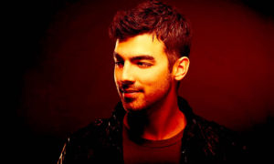 Joe Jonas 2016 ppcorn 2 1 300x180 - Famosos Rompecorazones