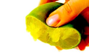 LIMONES 300x180 - Trucos: Cómo Exprimir Limones al Máximo