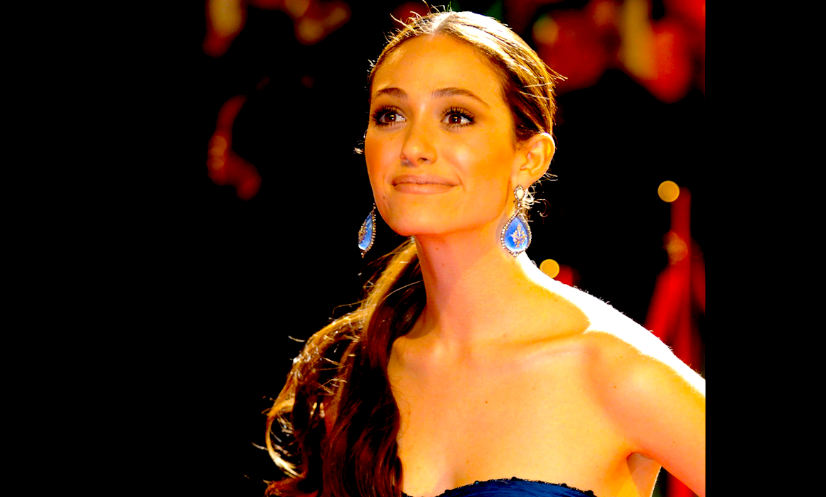 ROSSUM - Emmy... ¡Casada!