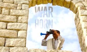 WAR HORN 300x180 - Conoce Al Héroe Del Cuerno De Guerra En Yemen