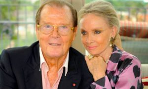 muerte de moore 300x180 - Hollywood Lamenta Muerte De Roger Moore