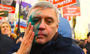 zelyonka ilya pitalev ria 1488227762491 1488227763 300x180 - El Arma De Putin Contra la Oposición