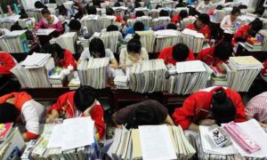 1Gaokao 300x180 - Estudiantes Europeos Se Enfrentan a Exámenes Chinos