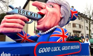 C5qtoj1XMAAhEJ2 300x180 - Brexit, El Tiro Por La Culata De la May