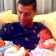 CRIS MELLIZOS 80x80 - ¡Cristiano Ronaldo Presenta a Sus Mellizos!
