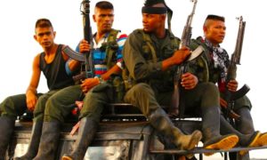 MILICIAS COLOMBIA 300x180 - Colombianos Temen El Retorno De Los Años Violentos