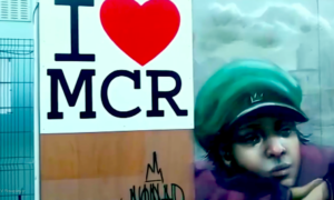 chicos manchester 300x180 - Los Niños Recuerdan El Atendado De Manchester