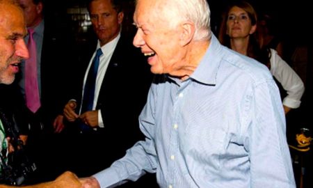 jimmy carter getty1 914x607 450x270 - Jimmy Carter Saluda a Todos En Vuelo Comercial