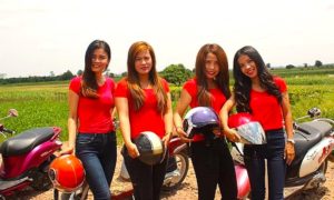 CAMBOYERAS 300x180 - Chicas En Moto, Fuertes y Muy Libres En Camboya