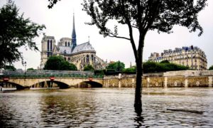 INUNDACIONES 300x180 - París Amenazada Por Inundaciones