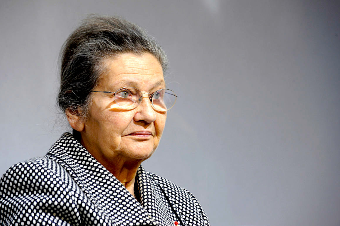 SIMONE VEIL - Simone Veil, Símbolo Del Feminismo Es Honrada