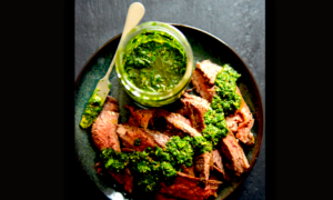 asado 300x180 - Chimichurri y ¡Entraña!