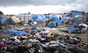 calais francia 300x180 - Las Torturas Que Sufren Los Migrantes En Calais