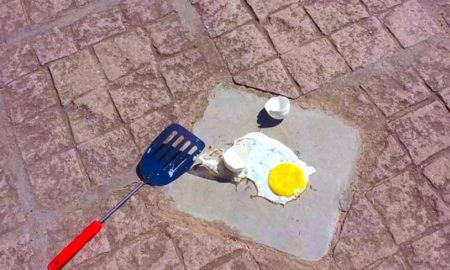 huevofrito 450x270 - Cocinando Huevos Fritos En La Calle