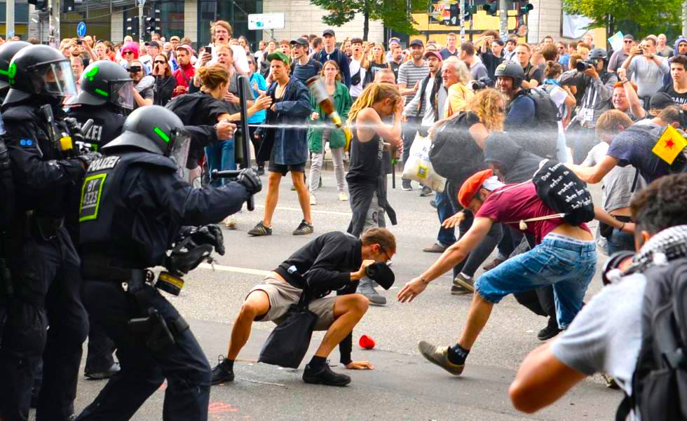 merkel responde - Merkel Responde a Los Manifestantes Del G20