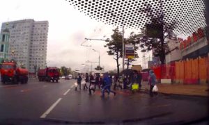 portada derrape 300x180 - Peligrosos Derrapes En Plena Carretera De Moscú
