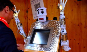 robot priest 4 2 300x180 - ¿Dejarías Que Un Robot Te Bendijera?