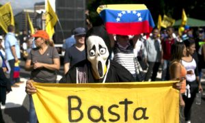 sop ap spani span ve arro 300x180 - Venezolanos Votarán Si Quieren Nueva Asamblea