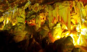 CUEVA PENES 300x180 - ¿Conoces la 'Cueva de los Penes' en España?