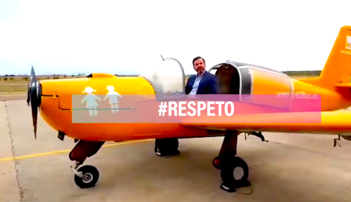 avioneta - El Grupo Anti-LGBTI 'Haste oír' Usa Una Avioneta