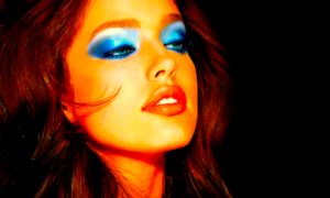 emily 300x180 - DiDonato: Ojos De Moda