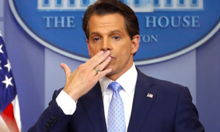 scaramucci 450x270 - Estrellas Reaccionan Al Despido De Scaramucci
