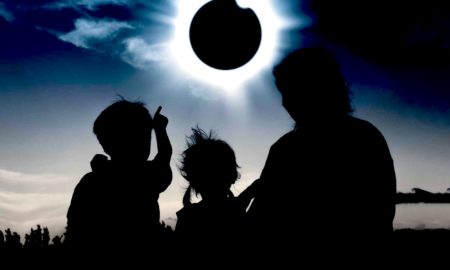 solar eclipse fun TODOSE0817 450x270 - Los Rituales Del Eclipse Solar Total De México