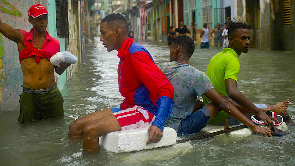 CUBA IRMA - Relatos Sobre La Devastación De Irma En Cuba