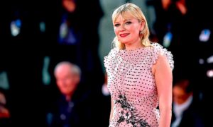 kirsten dunst venecia 1top1000 300x180 - Kirsten Dunst Deslumbra En El Festival De Venecia