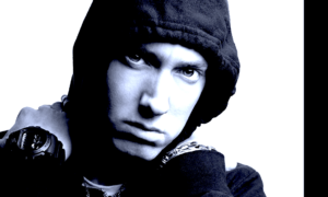EMINEM 1 300x180 - Eminem Camina Sobre El Agua Con Beyoncé