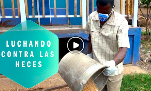 LUCHANDO 300x180 - El Hombre Que Convierte El Excremento Humano En Abono