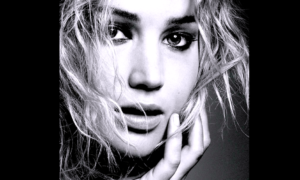 jen  300x180 - Jennifer Es 'Imbécil'