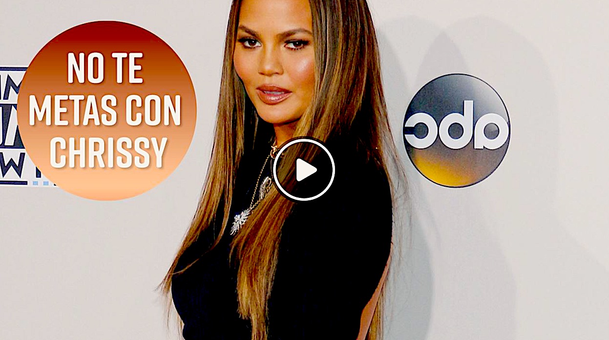 CHRISSY - Chrissy Teigen, Traicionada Por Sus Amigos