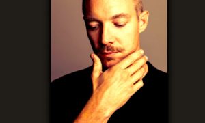 DIPLO 300x180 - Major Blazer 'Buscan Huellas'