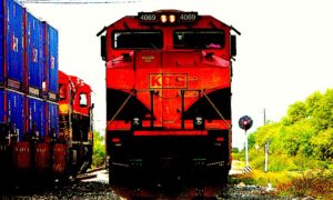 KCSM tren 300x180 - Patronas Contra La Bestia