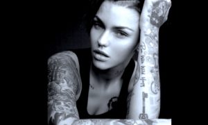 RUBY 300x180 - Ruby Rose Niega Anorexia